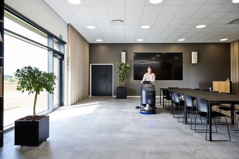 SC550 D 53 LI-ON EU FULL PKG - Image 2